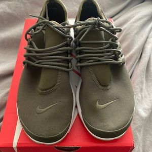 Olive green Nike Presto